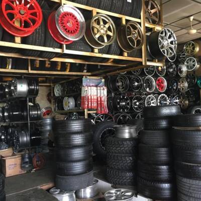 Successful tire center with good income in Toronto for sale