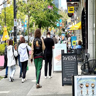 DOWNTOWN VANCOUVER DESSERT SHOP(1232 Robson St)