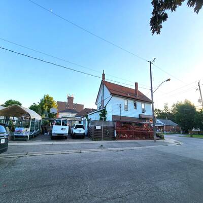 Variety store with Bldg in Brantford