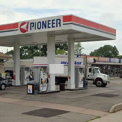 Pioneer Gas Station with Country Style and Mr Cub for Sale