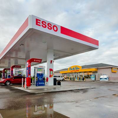 Esso Gas Station with Carwash for Sale in Niagara Falls