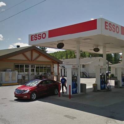 ESSO GAS STATION WITH COUNTRY STYLE AND HOUSE FOR SALE IN GTA