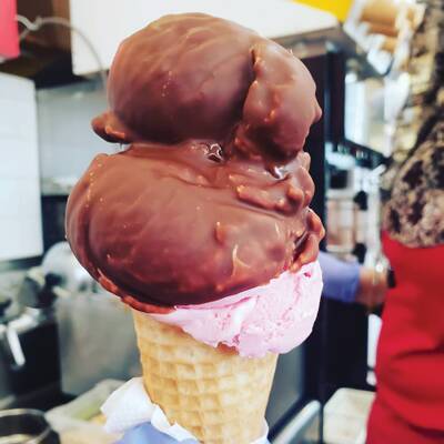 Established Ice Cream Shop For Sale in Mississauga