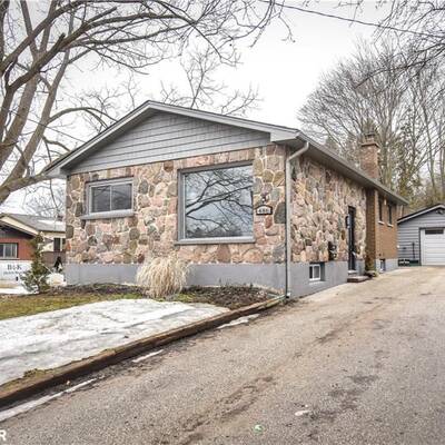 Fully Equipped Duplex For Sale in Lake Simcoe, ON