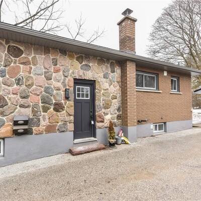 Fully Equipped Duplex For Sale in Lake Simcoe, ON