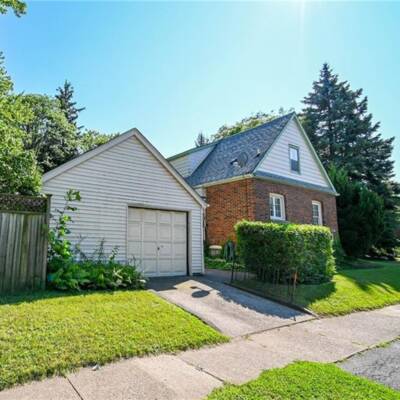 Two-Story Home with Large Private Yard & Investment Potential in Niagara Falls, ON