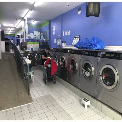 Excellent Unattended Coin Laundry_Toronto Downtown