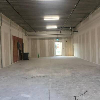 Prime Commercial Unit For Lease in Hamilton, ON