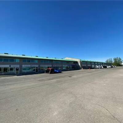 Investment Industrial Property With 3 Rental Units For Sale in Brantford, ON