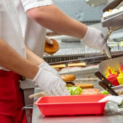 Thriving Fast-Food Burger Franchise in Prime North York Location – Turnkey Opportunity!