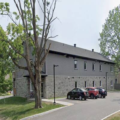 Stunning 6-Plex only 20 mins to Ottawa!