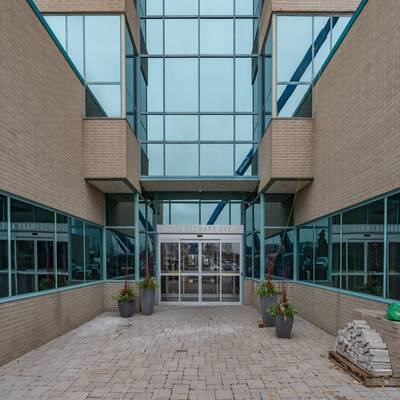 Versatile & Modern Commercial Unit, Prime Location, Mississauga