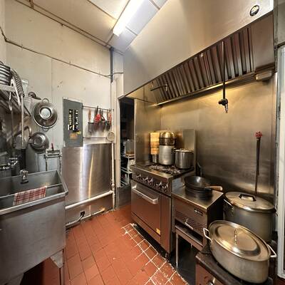 VANCOUVER DOWNTOWN RESTAURANT FOR SALE (836 Denman St)