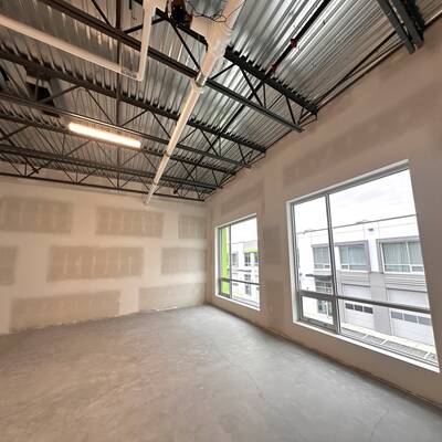 Vancouver Warehouse for Lease（155/156-951 East Kent Avenue North, Vancouver, BC, Canada）