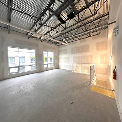 Vancouver Warehouse for Lease（155/156-951 East Kent Avenue North, Vancouver, BC, Canada）