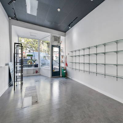 Freehold, Mixed-Use 3FL Apt. Bldg. MN FL Commercial/Residential in Prime Downtown Location. 3 Apts Above. TURNKEY INCOME.