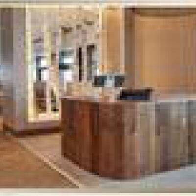 Famous Bar & Grill Restaurant For Sale