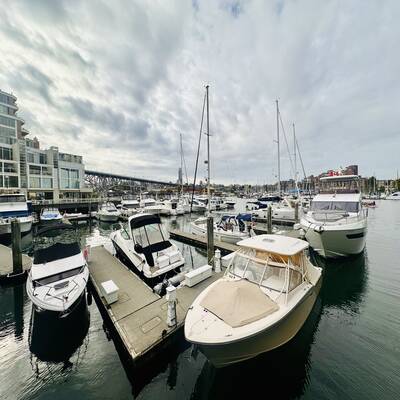 Modern & High-Traffic Restaurant Opportunity in Downtown Vancouver(1018 Beach Ave)