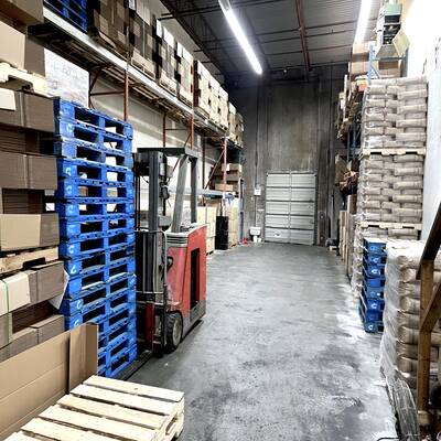 Vancouver Noodle Factory（106 350 E Kent Avenue ）