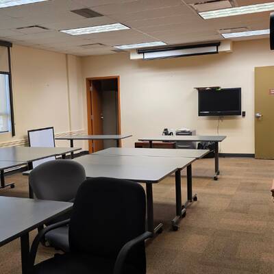 Multi-Use Commercial Building FOR LEASE in Belleville - 12,450 sqft