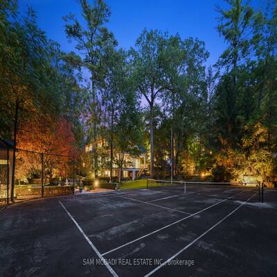 137 x 177 Ft Lot, Heart of Mississauga's Prestigious Gordon Woods Community