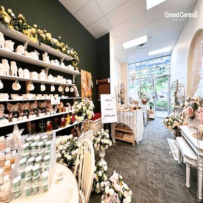 Thriving Florist & Pottery Studio for Sale（135 10880 NO. 5 ROAD）