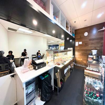 Turn-Key Asian Restaurant at Prime UBC Location（B10 5728 UNIVERSITY BOULEVARD）