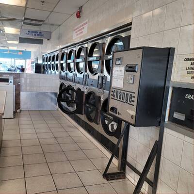 UNATTATTENDED COIN LAUNDRIMAT OPEN 24 / 7 - NORTH YORK