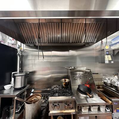 Well-established & Fully Set-up Restaurant（177 8171 ACKROYD ROAD）