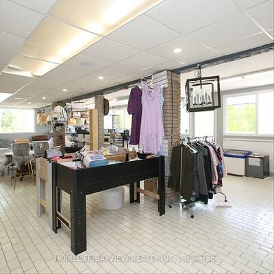 Ground Floor Retail Unit For Lease in Kawartha Lakes