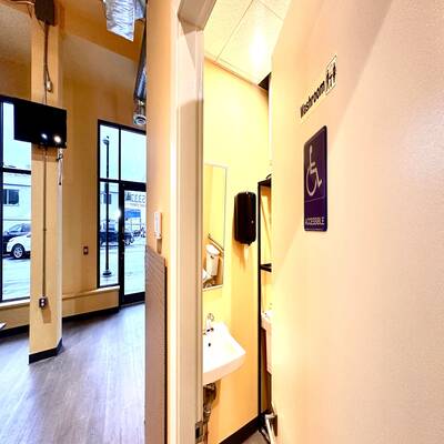 Retail/Office Space for Sale in Metrotown（5337 Lane Street）