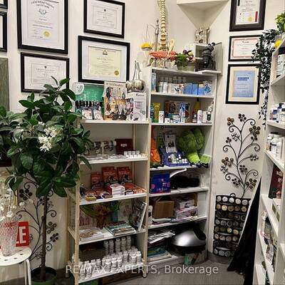 Retail/Commercial Unit For Sale in World on Yonge - Markham
