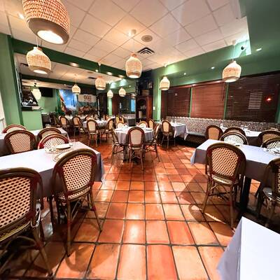 Prime Established West Cambie Restaurant For Sale（2975 Cambie St）