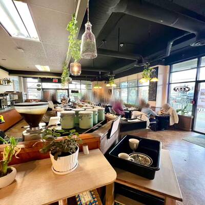 Well-established Coffee Franchise（15090 NORTH BLUFF ROAD）