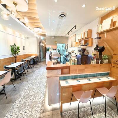 Coquitlam Well-known Bakery Cafe For Sale（420 329 North Rd）