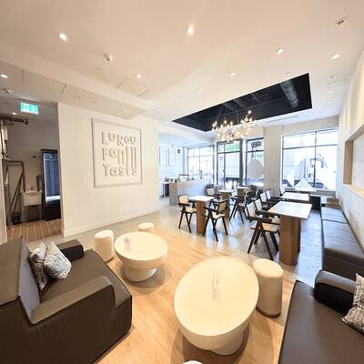 Super Prime Café Opportunity in the Heart of SFU（8982 UNIVERSITY HIGH STREET）