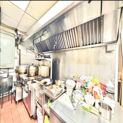24 hour kitchen access food court  (1190-8181 Cambie Rd)