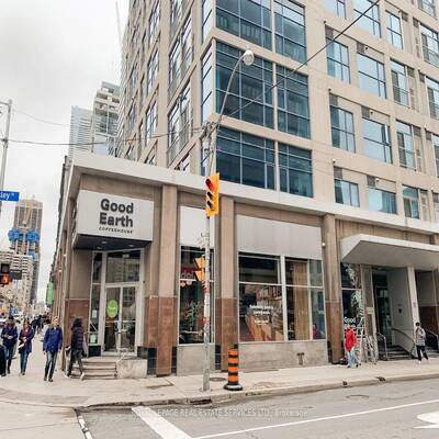 GOOD EARTH COFFEEHOUSE FOR SALE  DOWNTOWN  8 WELLESLEY ST E