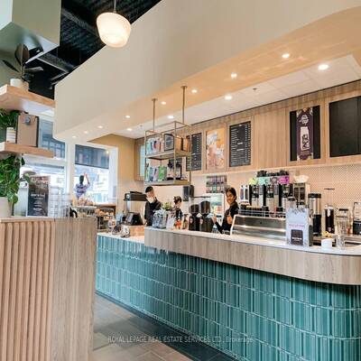 GOOD EARTH COFFEEHOUSE FOR SALE  DOWNTOWN  8 WELLESLEY ST E