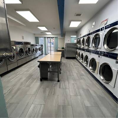 24/7 COIN LAUNDROMAT + COIN CAR WASH + 4 X 1 BDRM APT + DOG WASH