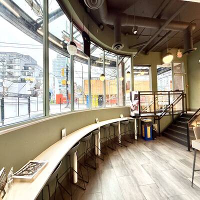 Turnkey Gelato Shop in a Prime Corner Location on Robson Street（1301 Robson St）