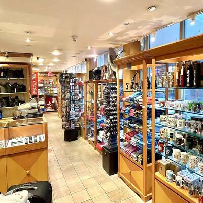 Well-established Gift & Souvenir Store （1128 W HASTINGS STREET）