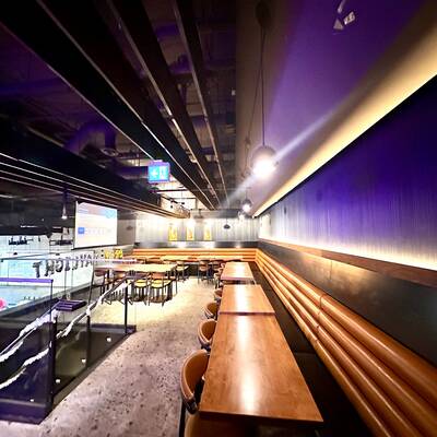 Downtown Pub & Restaurant Business for Sale（990 SMITHE STREET）