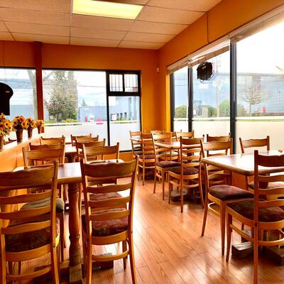 Well-established And Highly Reputable Catering Business （105-3851 Jacombs Road）