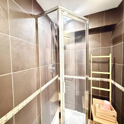 VANCOUVER MARPOLE AESTHETICS SKINCARE CLINIC（8008 GRANVILLE STREET）